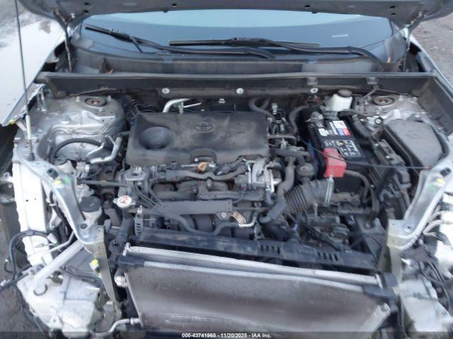 Toyota RAV4 Le Image 11