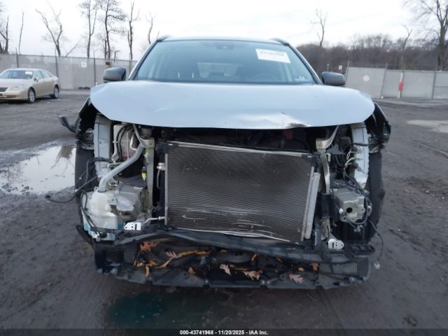 Toyota RAV4 Le Image 14