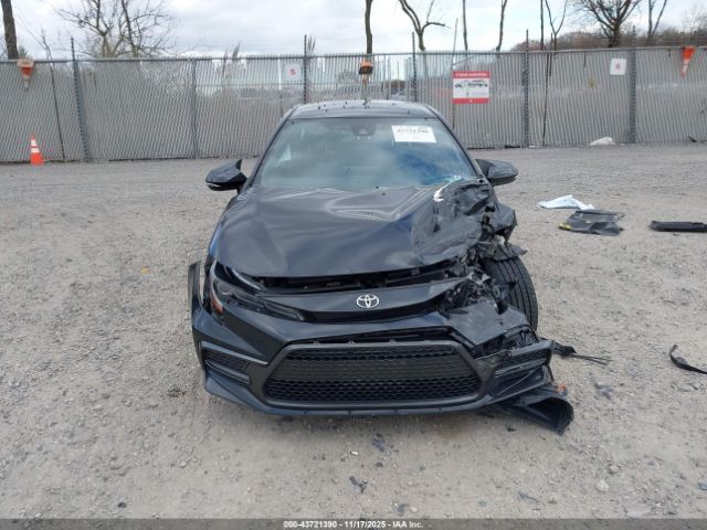 Toyota Corolla Se Image 11