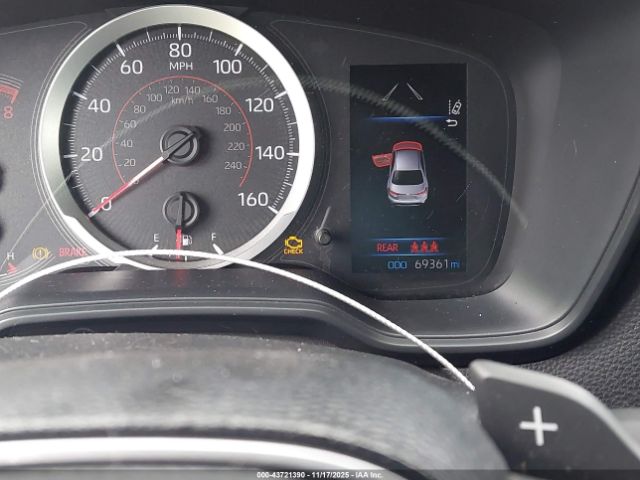 Toyota Corolla Se Image 13