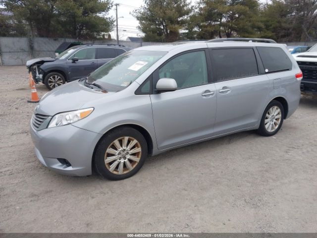 Toyota Sienna Xle Image 11