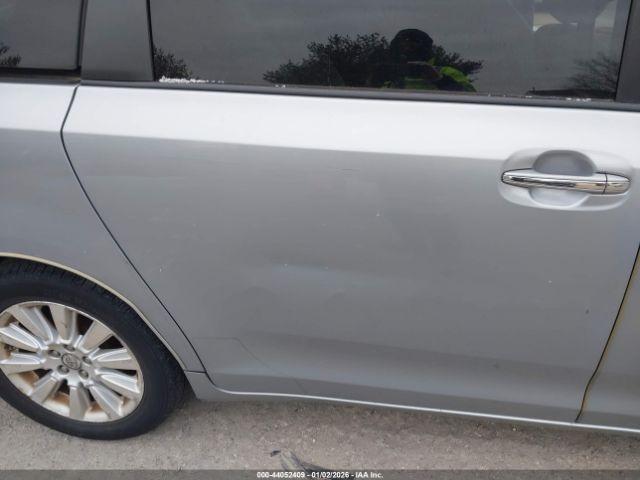 Toyota Sienna Xle Image 17