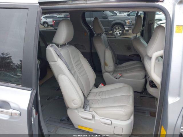 Toyota Sienna Xle Image 10