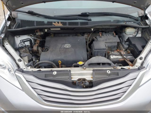 Toyota Sienna Xle Image 13