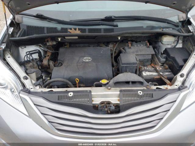 Toyota Sienna Xle Image 13
