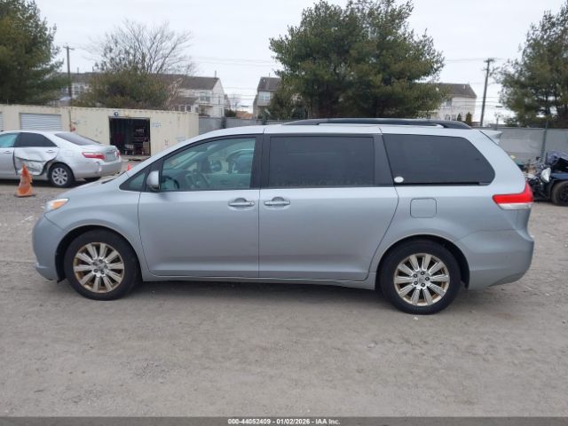 Toyota Sienna Xle Image 9