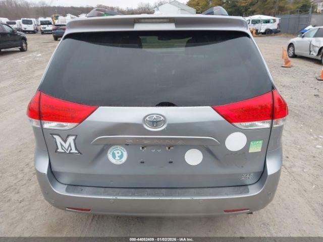 Toyota Sienna Xle Image 4