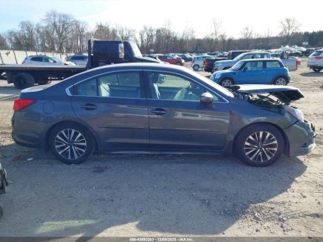 Subaru Legacy 2.5i Premium Image 6