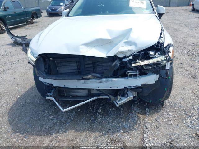 Volvo XC60 T6 Inscription Image 10