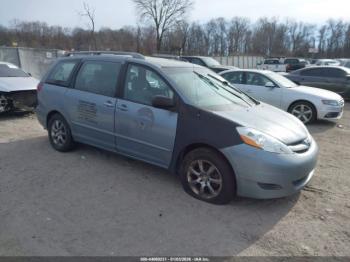  Salvage Toyota Sienna