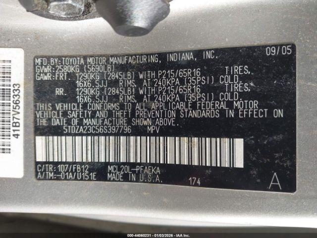 Toyota Sienna Ce Image 10