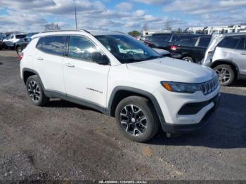  Salvage Jeep Compass