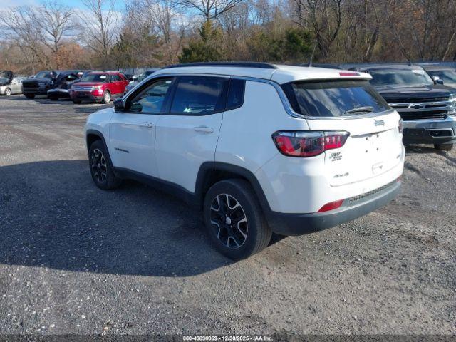 Jeep Compass Latitude 4x4 Image 5