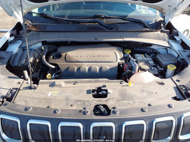 Jeep Compass Latitude 4x4 Image 2