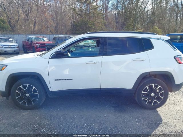Jeep Compass Latitude 4x4 Image 14