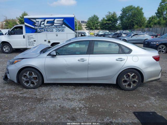 Kia Forte Lxs Image 13