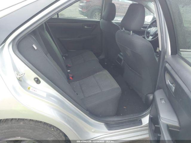 Toyota Camry Le Image 16