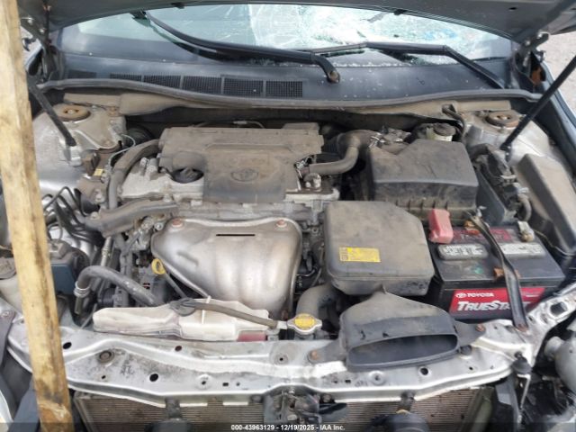 Toyota Camry Le Image 14