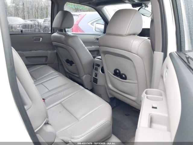 Honda Pilot Touring Image 6