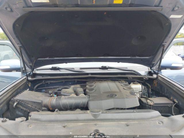Toyota 4Runner Limited V6 Image 7