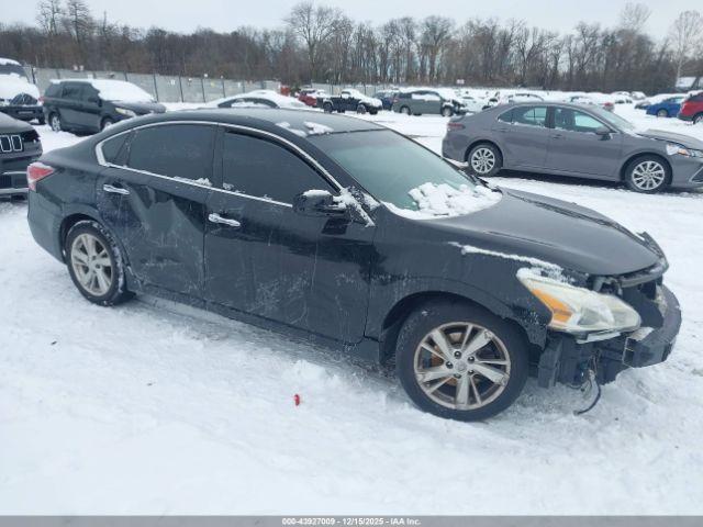  Salvage Nissan Altima
