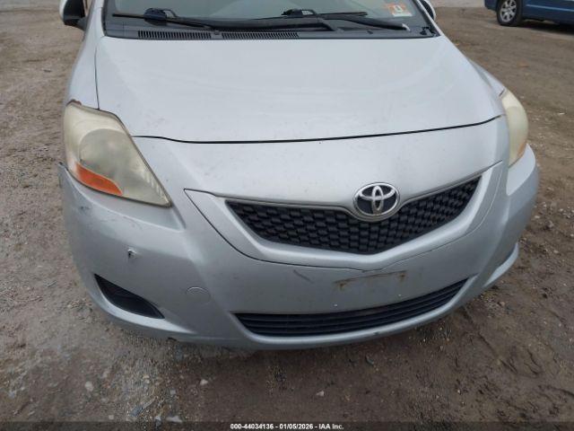 Toyota Yaris Image 9