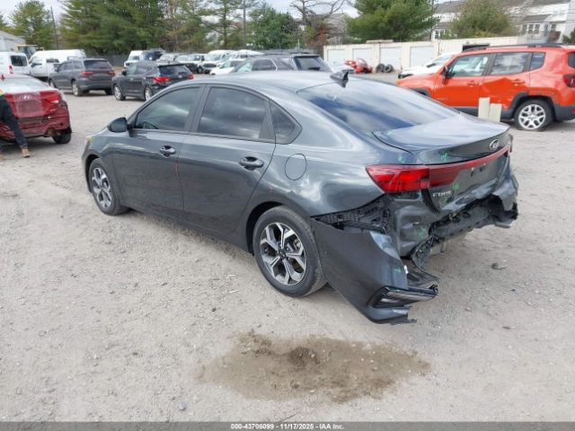 Kia Forte Lxs Image 10