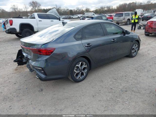 Kia Forte Lxs Image 4