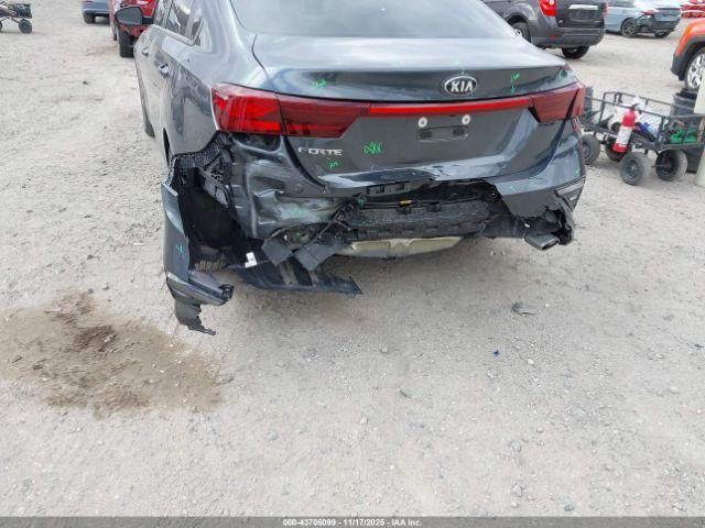 Kia Forte Lxs Image 5