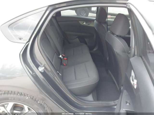 Kia Forte Lxs Image 8