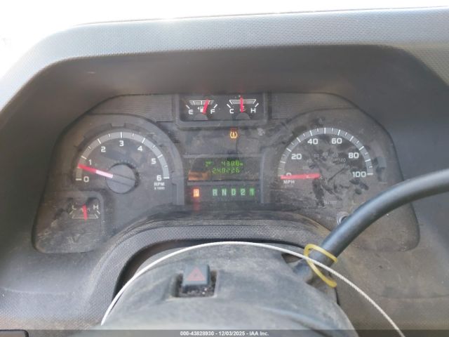 Ford E-250 Commercial Image 7