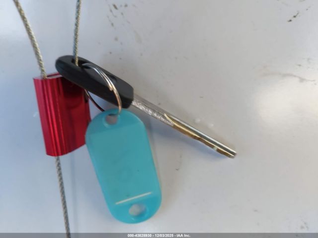 Ford E-250 Commercial Image 19