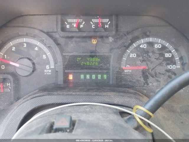 Ford E-250 Commercial Image 11