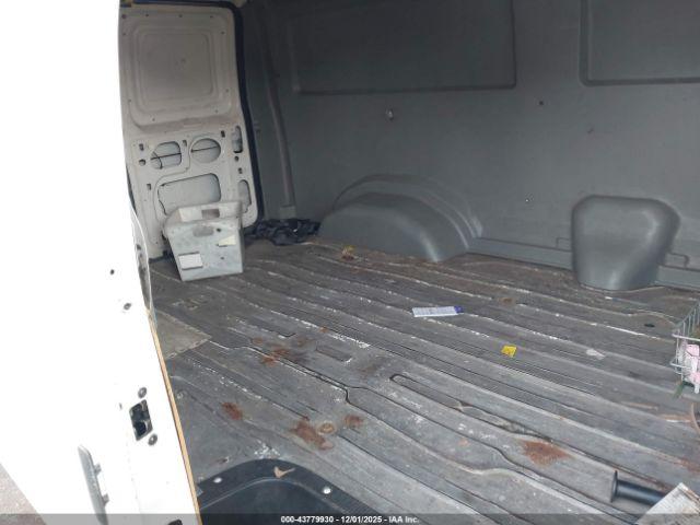 Ford E-150 Image 4