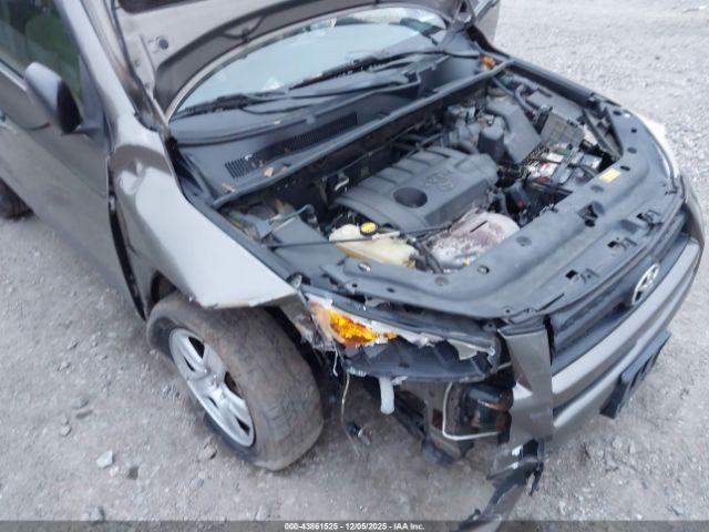 Toyota RAV4 Image 13