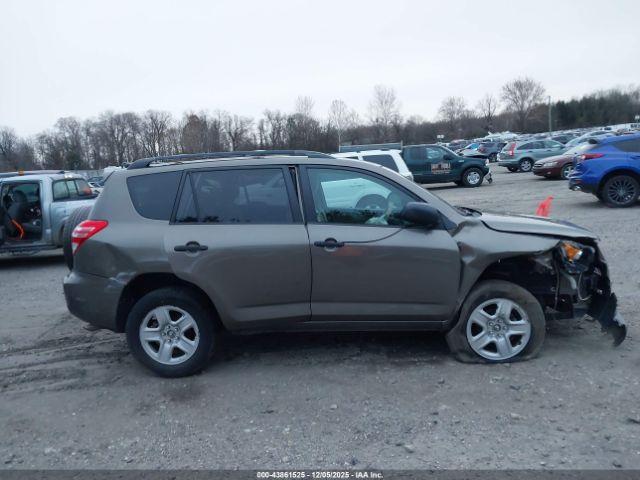 Toyota RAV4 Image 6