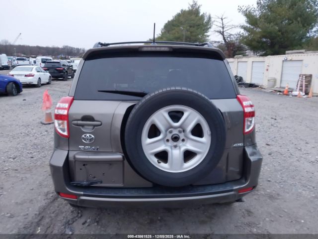 Toyota RAV4 Image 11