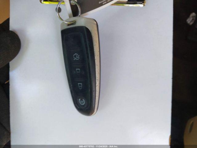 Ford Taurus Limited Image 11