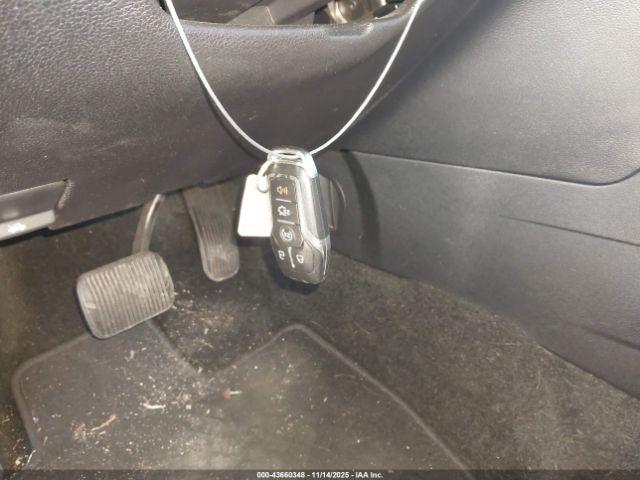 Ford Explorer Xlt Image 16