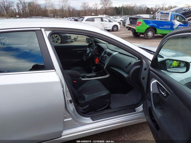 Nissan Altima Image 6