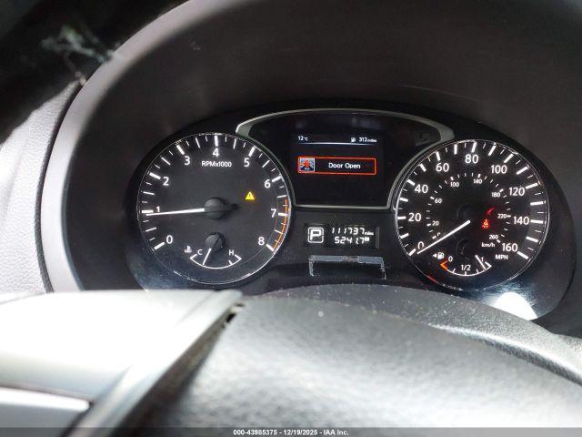 Nissan Altima Image 8