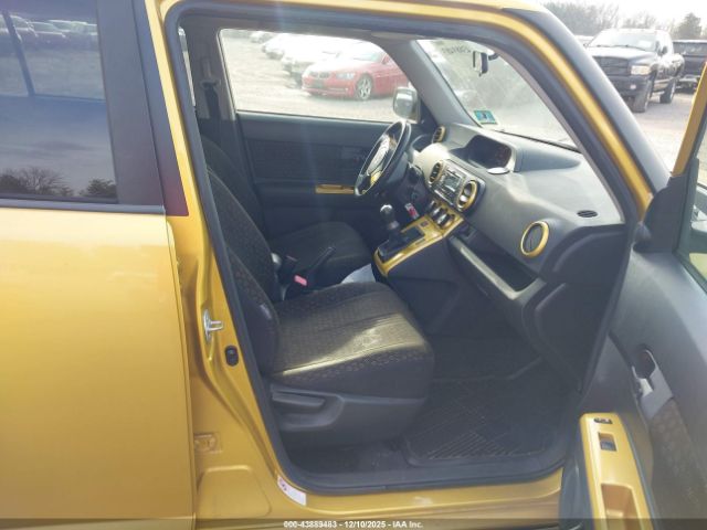 Scion xB Image 9