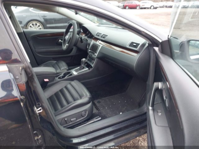 Volkswagen CC Lux Plus Image 16