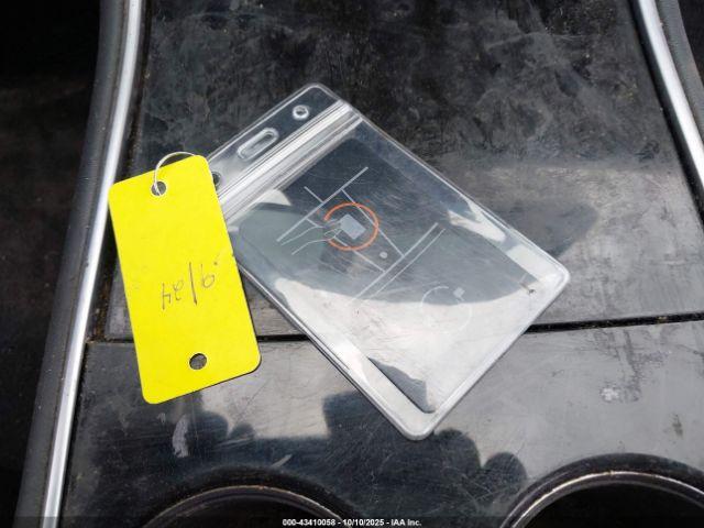 Tesla Model 3 Image 12