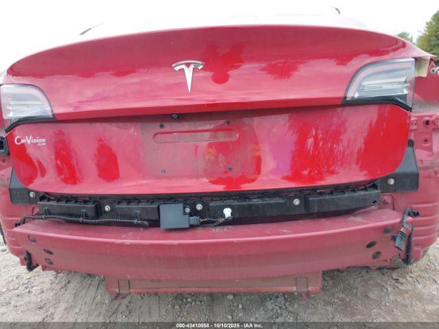 Tesla Model 3 Image 17