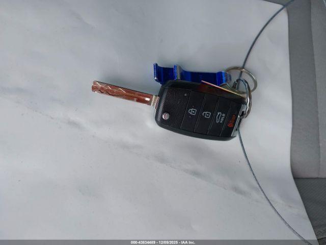 Kia Optima Lx Image 2