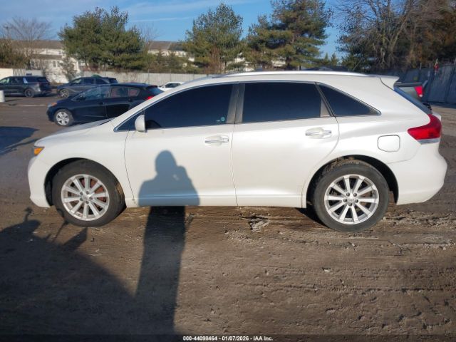 Toyota Venza Xle Image 2