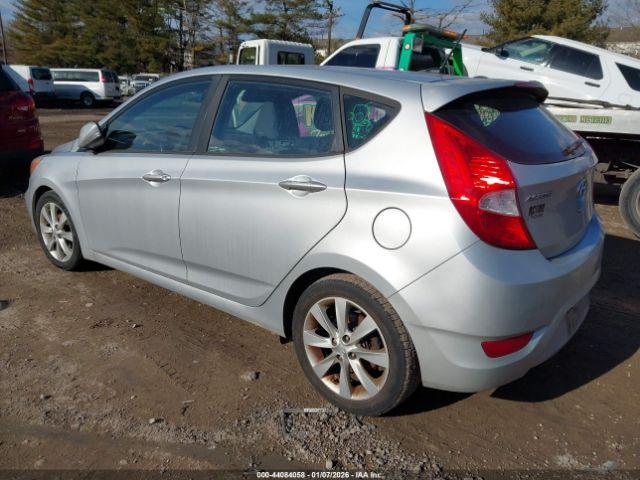 Hyundai ACCENT Se Image 8