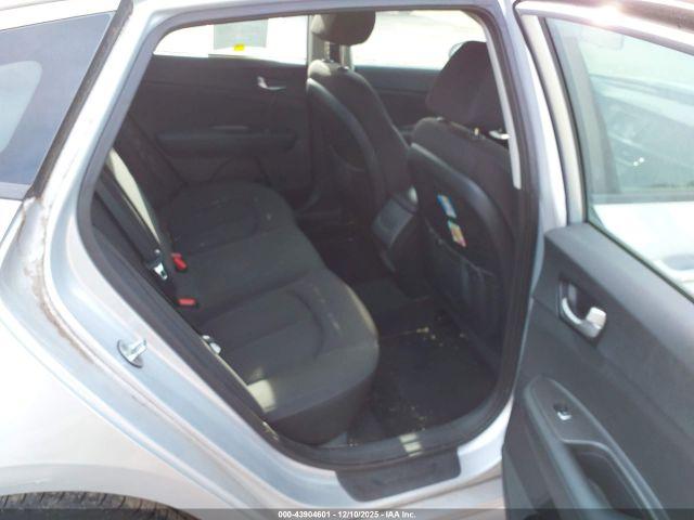 Kia Optima Lx Image 16