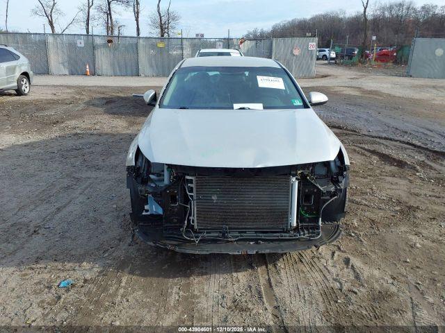 Kia Optima Lx Image 12